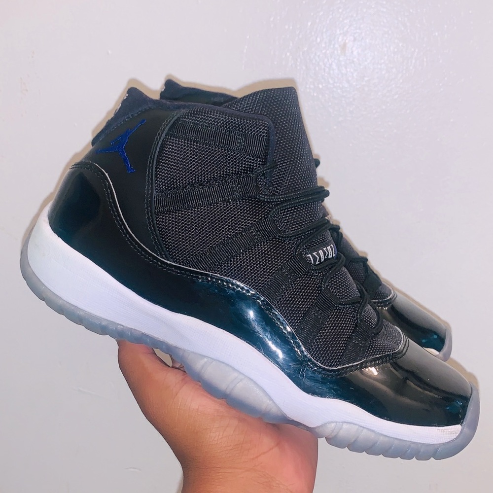 Jordan 11 Space Jams BG